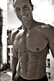 Hollywood body transformation — visual impact, not powerlifting numbers